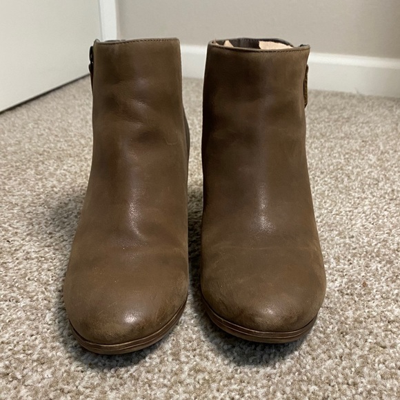 Crown Vintage Heeled Brown Booties - Picture 4 of 8